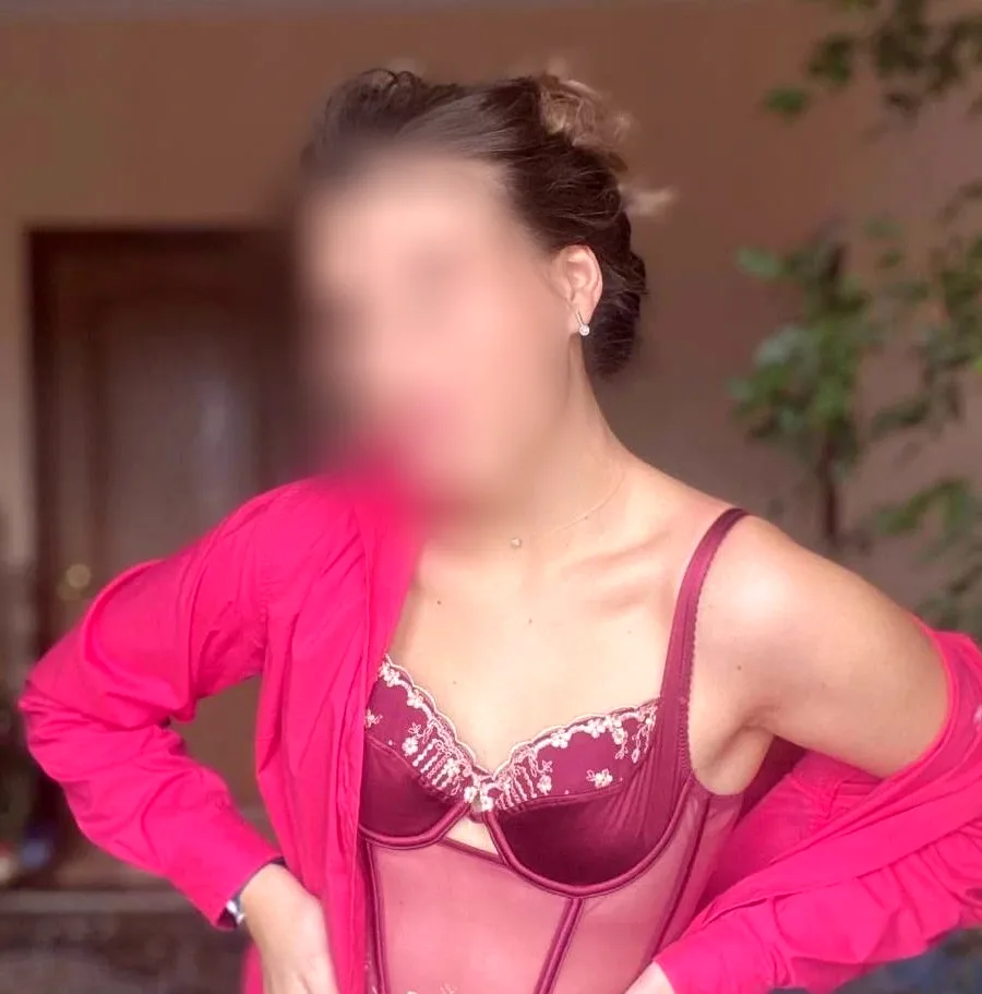 Fatima, 24