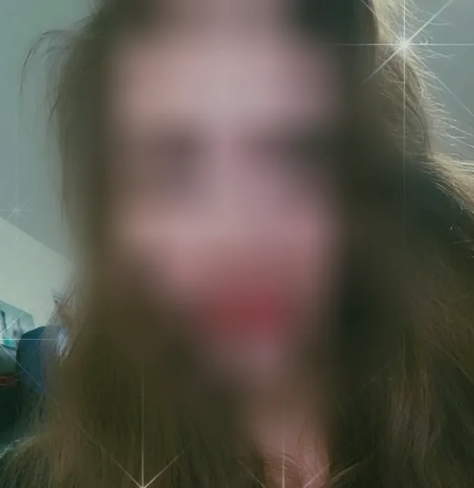 Julie, 29