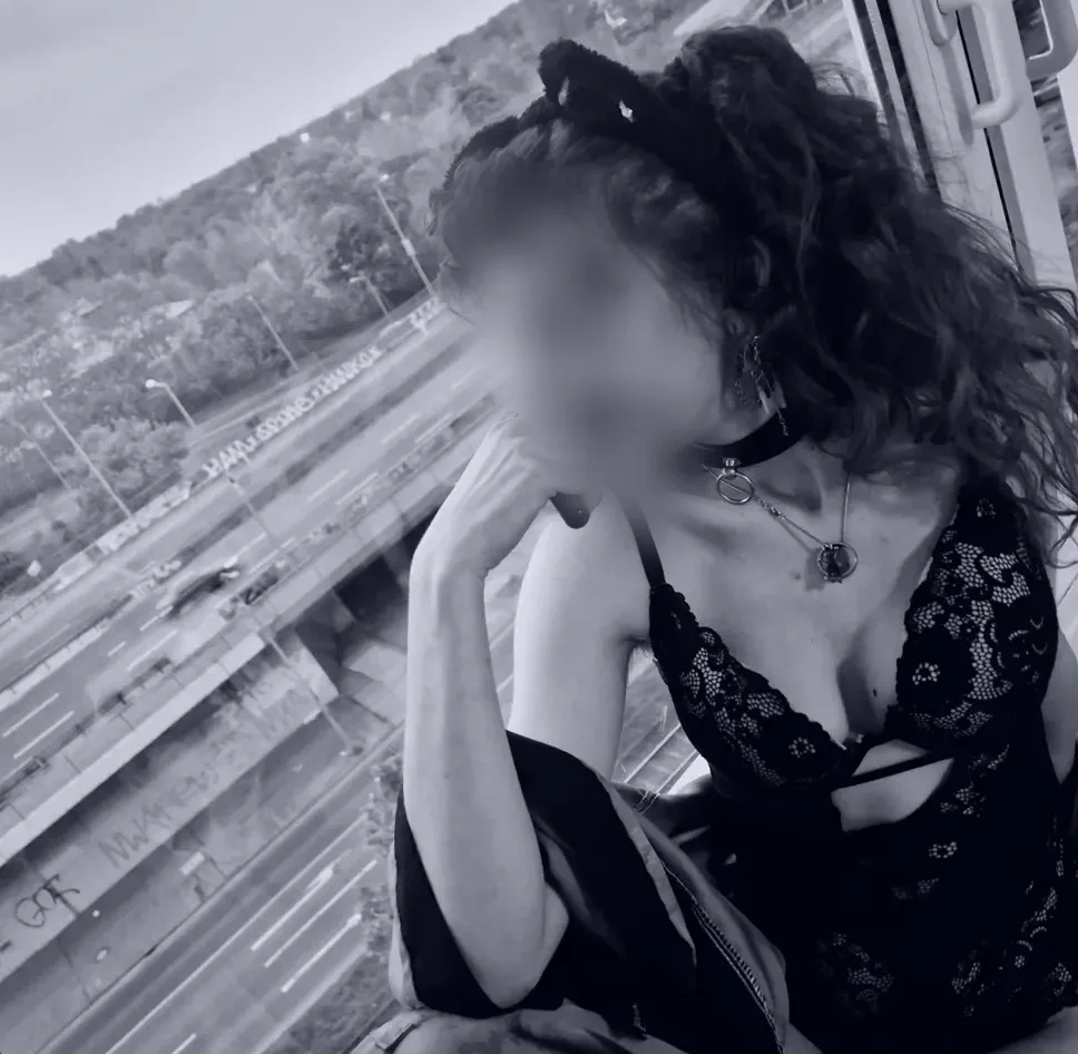 Milica, 22