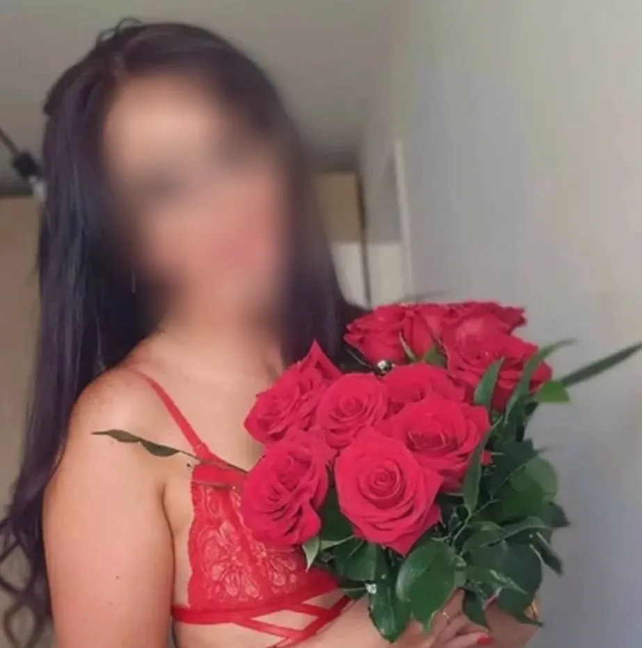 Zeynep, 31